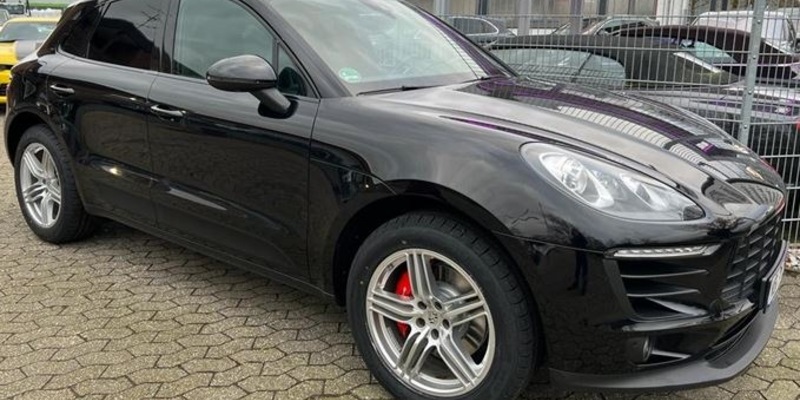 POL-NE: Porsche Macan aus Einfahrt entwendet - Foto: presseportal.de
