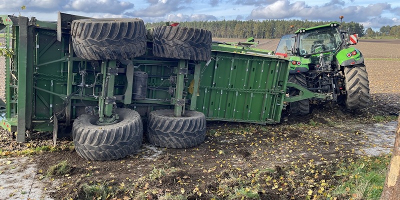 POL-LG: ++ Melbeck - Autofahrer nach Unfall schwer verletzt ++ Weste, OT. Oetzendorf - GPS-Empfänger und Displays entwendet ++ Natendorf - Trecker schlingert, Hänger kippt um - Fahrer leicht verletzt ++ - Foto: presseportal.de