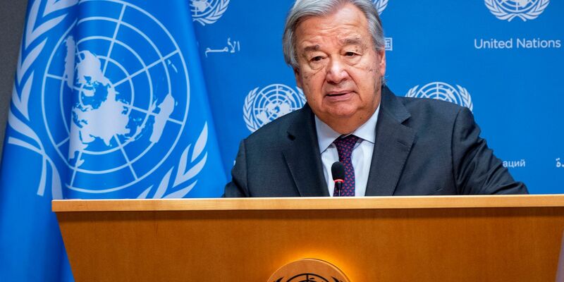 António Guterres, Generalsekretär der Vereinten Nationen, spricht während einer Pressekonferenz im Hauptquartier der Vereinten Nationen über die Lage in Israel nach dem Angriff der Hamas. - Foto: Craig Ruttle/AP/dpa