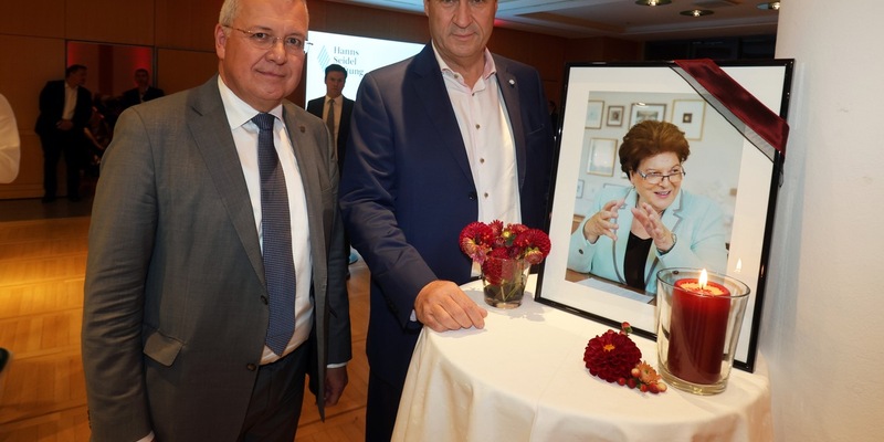 Queen Mum der Landespolitik / Bayerns Politiker ehrten das Lebenswerk und den Menschen Barbara Stamm bei einem Festakt der Hanns-Seidel-Stiftung - Foto: presseportal.de