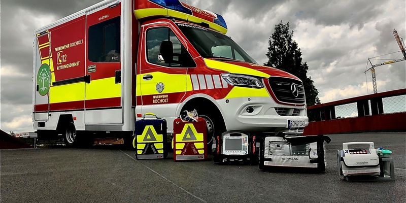FW Bocholt: Eingeklemmter Fahrradfahrer unter PKW durch Feuerwehr befreit - Foto: presseportal.de