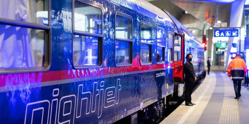 Nightjet-Zug am Wiener Hauptbahnhof. - Foto: Georg Hochmuth/APA/dpa