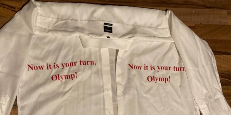 Jetzt bist du dran, OLYMP! / Offizielle Beschwerde gegen deutsches Modeunternehmen - Foto: presseportal.de