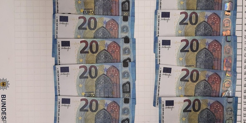 BPOL NRW: Flucht vor der Bundespolizei durch die Gleise mit Falschgeld in der Tasche - Foto: presseportal.de