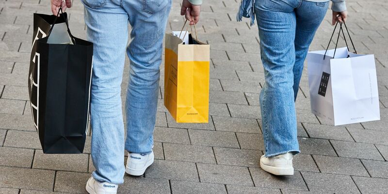 Die Kaufkraft der Einwohner in Deutschland hat nach Berechnungen des Marktforschungsinstituts GfK dieses Jahr abgenommen. - Foto: Georg Wendt/dpa