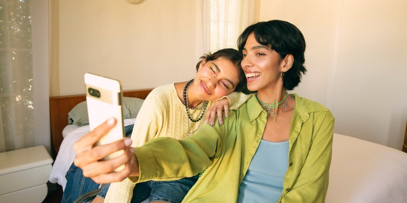 Immer mehr junge Menschen in Deutschland knüpfen Freundschaften online - Foto: presseportal.de
