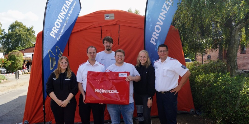 FW Eutin: Mobiler Rauchverschluss für die Feuerwehr Neudorf - Foto: presseportal.de