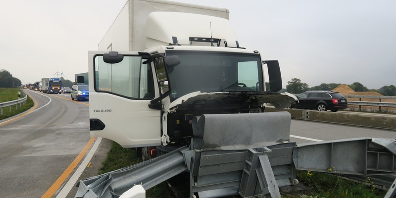 POL-DEL: Autobahnpolizei Ahlhorn: Verkehrsunfall mit einer leicht verletzten Person und hohem Sachschaden auf der Autobahn 1 im Bereich Holdorf - Foto: presseportal.de
