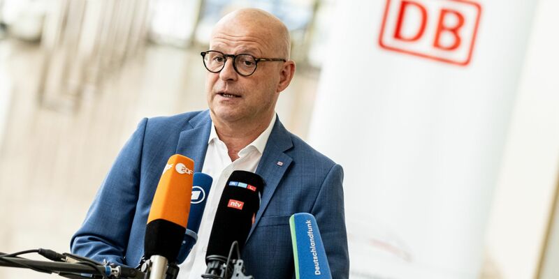 Martin Seiler, DB-Personalvorstand, hält die Forderungen der GDL für «unerfüllbar». - Foto: Fabian Sommer/dpa