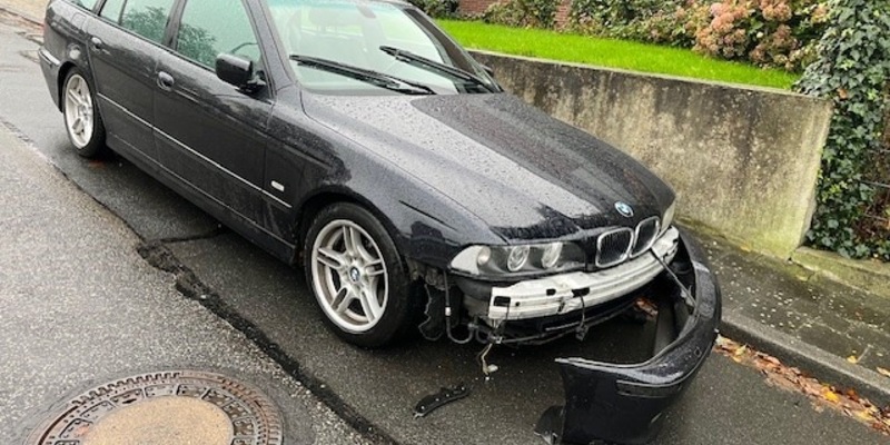 POL-KLE: Kleve- Unfallflucht- Geparkter 5er BMW beschädigt - Foto: presseportal.de