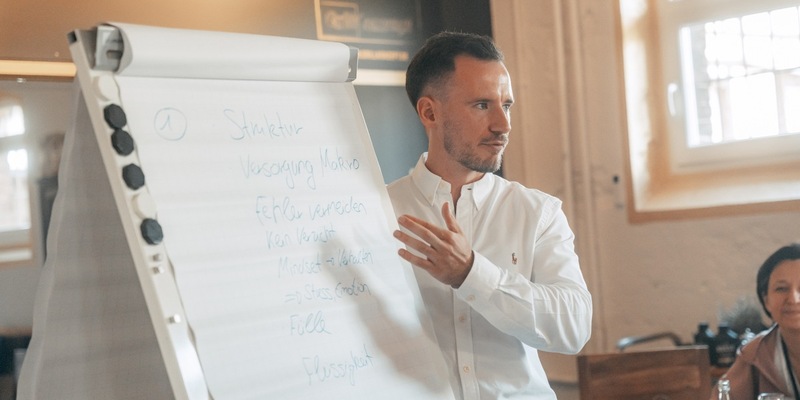 Mit der Abnehmspritze zum Traumkörper? - Daniel van den Boom klärt auf, was es wirklich mit dem angeblichen Wundermittel zur Fettverbrennung auf sich hat - Foto: presseportal.de