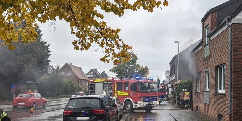 FW-WRN: FEUER_3 - LZ3 - LZ1 - Küchenbrand - Foto: presseportal.de