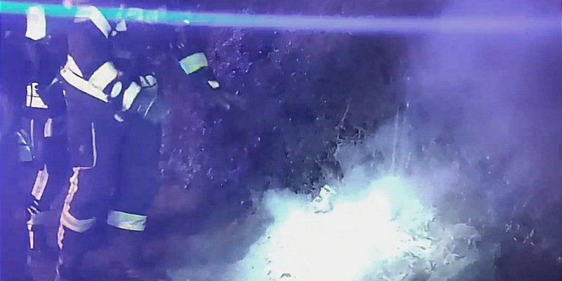 FW Celle: Mülltonne brennt neben PKW - Foto: presseportal.de