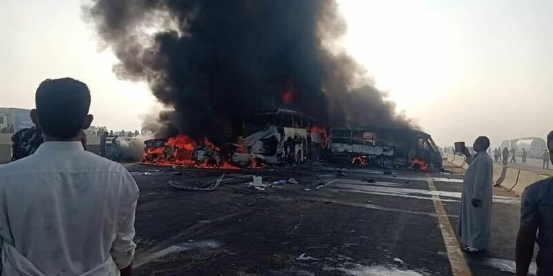 Bei einem Zusammenstoß mehrerer Fahrzeuge auf einer Schnellstraße in Ägypten sind mindestens 32 Menschen ums Leben gekommen. - Foto: ---/XinHua/dpa
