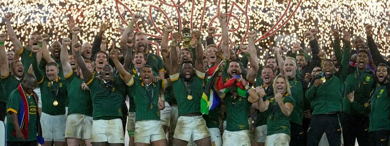 Südafrikas Mannschaft feiert den Sieg. - Foto: Thibault Camus/AP