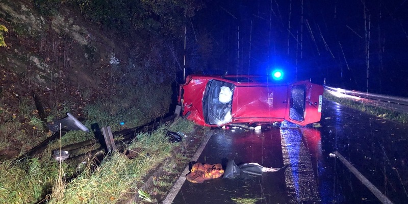 POL-PDWIL: Unfall mit drei verletzten Jugendlichen. Fahrzeugführer unter Alkoholeinfluss und ohne Führerschein unterwegs - Foto: presseportal.de