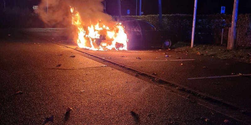 POL-WOB: Polizei sucht Zeugen - Audi A 6 in Brand gesetzt - Foto: presseportal.de