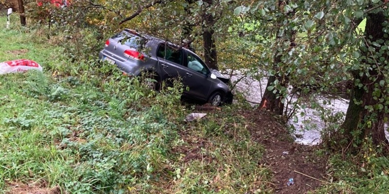 POL-GM: Fast im Bach gelandet - Foto: presseportal.de