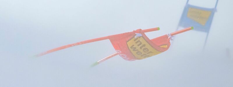 Der Ski-Weltcup-Auftakt in Sölden ist wegen starken Windes abgebrochen worden. - Foto: Martin Baumann/TASR/dpa