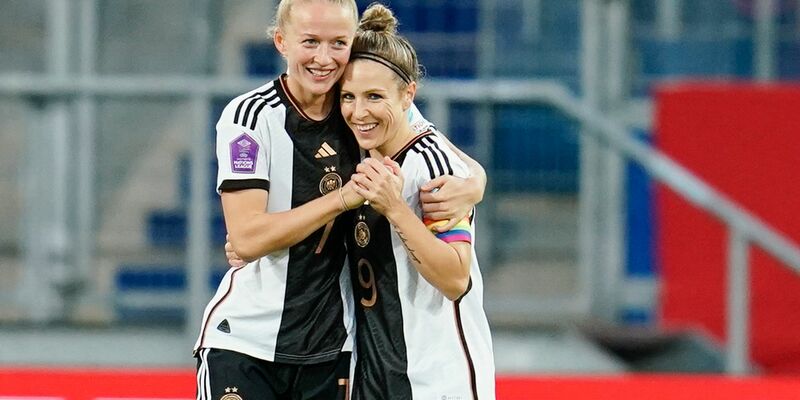 Nach dem Erfolg gegen Wales treffen die DFB-Frauen in Reykjavík auf Island. - Foto: Uwe Anspach/dpa