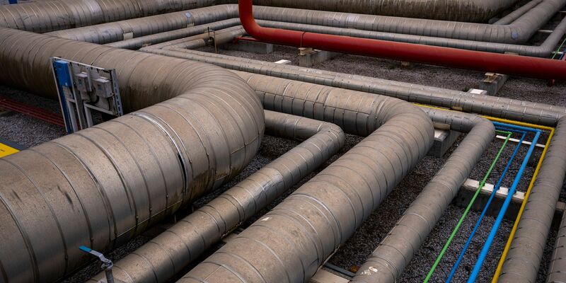 Blick auf Gasleitungen. Symbolbild - Foto: Emilio Morenatti/AP/dpa