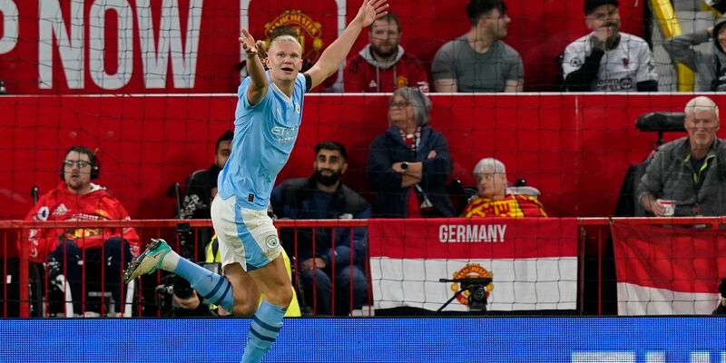 City-Stürmer Erling Haaland traf im Manchester-Derby doppelt und legte das dritte Tor auf. - Foto: Andrew Yates/CSM via ZUMA Press Wire/dpa