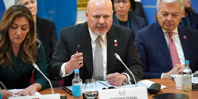 Der Chefankläger am Internationalen Strafgerichtshof, Karim Khan, sendet eine Warnung. - Foto: Yui Mok/PA Wire/dpa