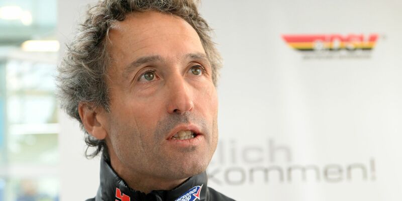 Langlauf-Teamchef Peter Schlickenrieder ist sauer auf den Ski-Weltverband. - Foto: Jens Niering/dpa