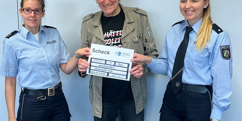 POL-DN: Polizei Düren spendet an Aktion Running for Kids - Foto: presseportal.de