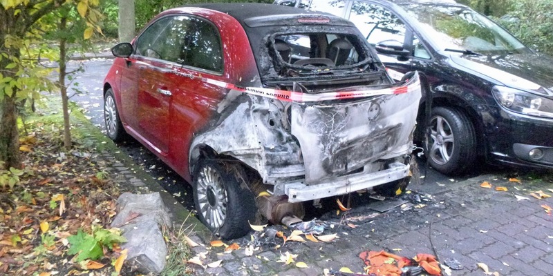 POL-KS: Fiat 500 in Brand gesetzt und mehrere Kennzeichen besprüht: Zeugen in Berlepschstraße gesucht - Foto: presseportal.de