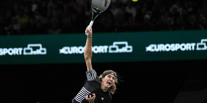 Kämpfte sich in Paris in die nächste Runde: Alexander Zverev. - Foto: Dimitar Dilkoff/AFP/dpa