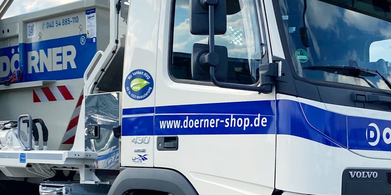 Der Fuhrparkbetrieb von OTTO DÖRNER wird klimafreundlicher durch den Einsatz vom emissionsarmen Treibstoff HVO aus pflanzlichen Abfällen - Foto: presseportal.de