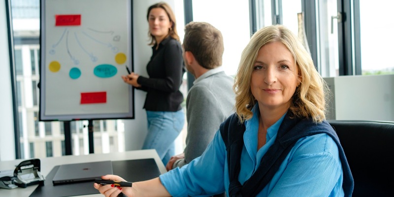 Vom Scheitern zur Exzellenz: Dr. Silke Schönerts multimediale Qualifizierung für erfolgreiches Projektmanagement - Foto: presseportal.de