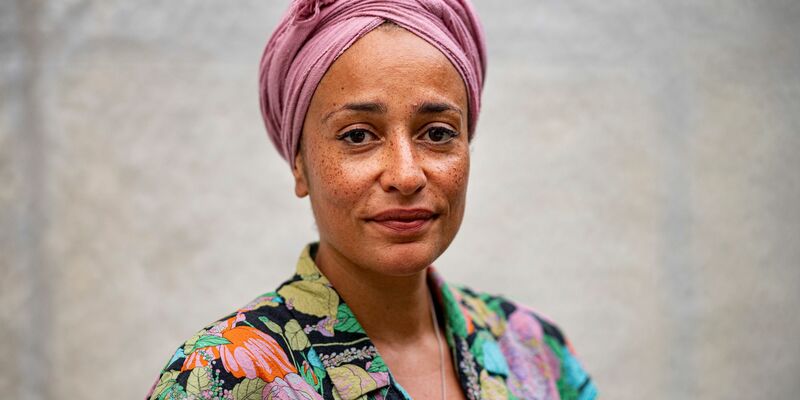 Zadie Smith legt einen historischen Roman vor, der viele aktuelle Bezüge hat. - Foto: Fabian Sommer/dpa