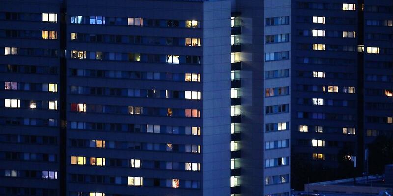 Wohnungen bei Anbruch der Dunkelheit (Archiv) - Foto: über dts Nachrichtenagentur