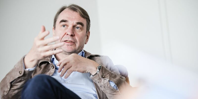 Dirk Kurbjuweit rückte im Mai unerwartet an die Spitze der «Spiegel»-Redaktion. - Foto: Christian Charisius/dpa