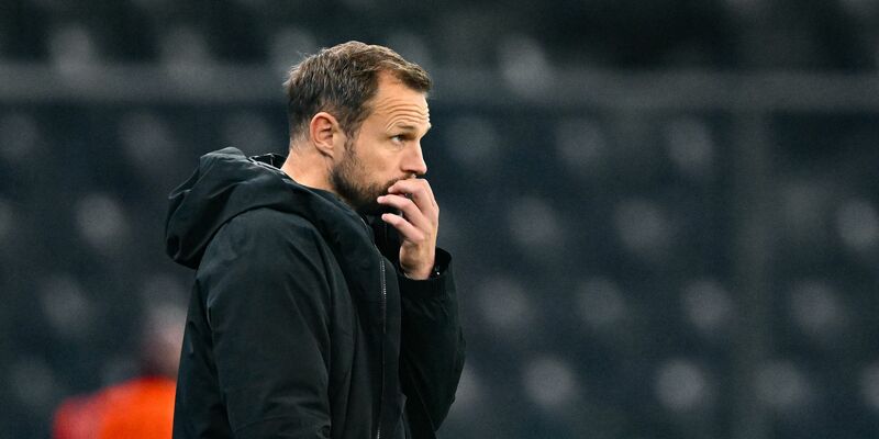 Trainer Bo Svensson steckt mit Mainz in der Krise. - Foto: Soeren Stache/dpa