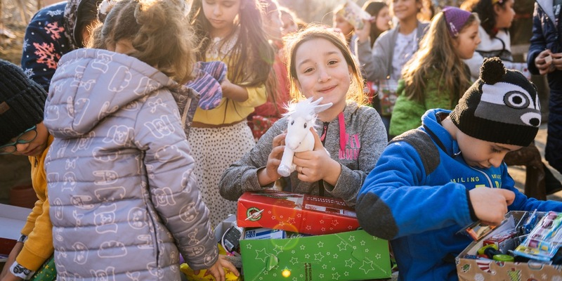 Abgabewoche von Weihnachten im Schuhkarton startet am 6.11. / Über 4.200 Abgabeorte nehmen Geschenkpakete entgegen - Foto: presseportal.de