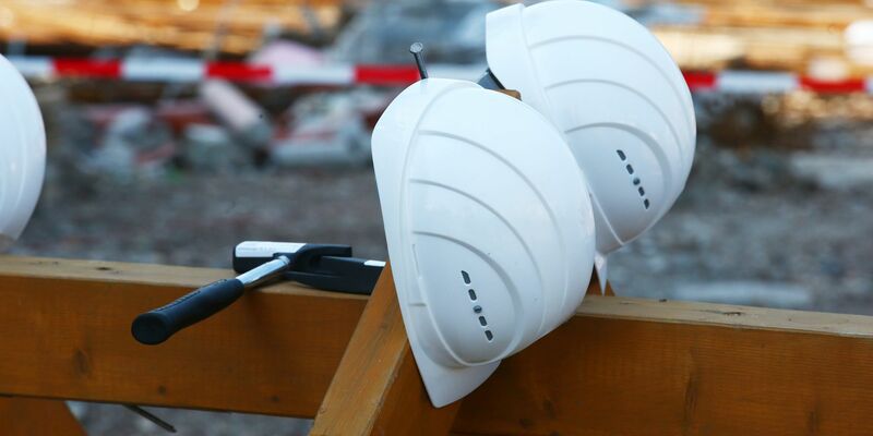 Besonders im Baugewerbe sind die Geschäftserwartungen pessimistisch. - Foto: Bodo Schackow/zb/dpa