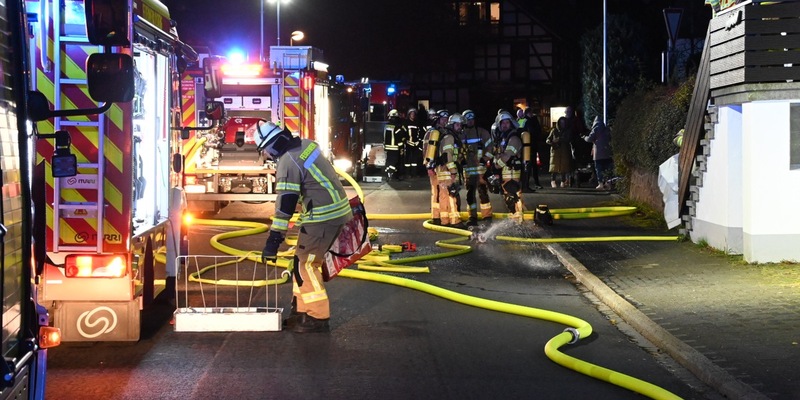 FF Olsberg: Defekte Ölheizung löst Großalarm in Olsberg aus. - Foto: presseportal.de