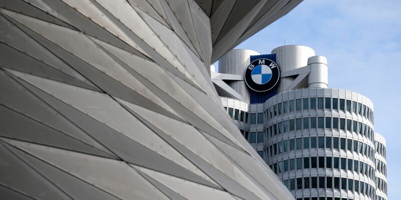 Die BMW-Firmenzentrale in München: Das Unternehmen hat neue Quartalszahlen vorgelegt. - Foto: Sven Hoppe/dpa
