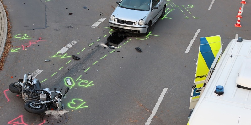 POL-GM: Motorradfahrer bei Unfall schwer verletzt - Foto: presseportal.de