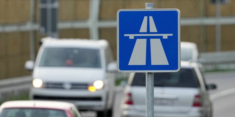 Geplante Projekte: Das Verkehrsministerium muss bis Ende des Jahres eine aktualisierte Nutzen-Kosten-Berechnung vorlegen. - Foto: Soeren Stache/dpa