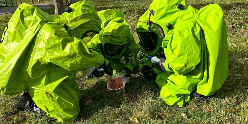 FW LK Leipzig: Ausbildung des CBRN Erkundungszug des Katastrophenschutzes Landkreis Leipzig - Foto: presseportal.de