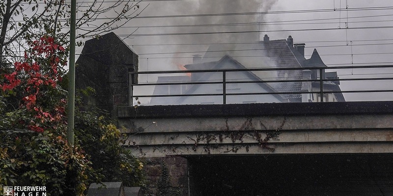 FW Hagen: Brand in einer Dachgeschosswohnung, eine Person verstorben. - Foto: presseportal.de