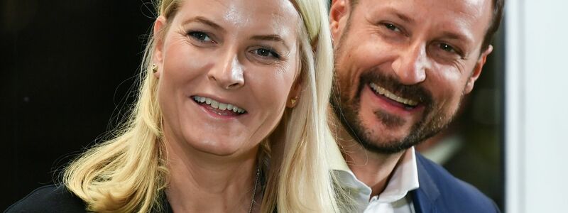 Norwegens Kronprinzessin Mette-Marit und Kronprinz Haakon sind zu Besuch in Deutschland. - Foto: Jens Kalaene/dpa-Zentralbild/dpa