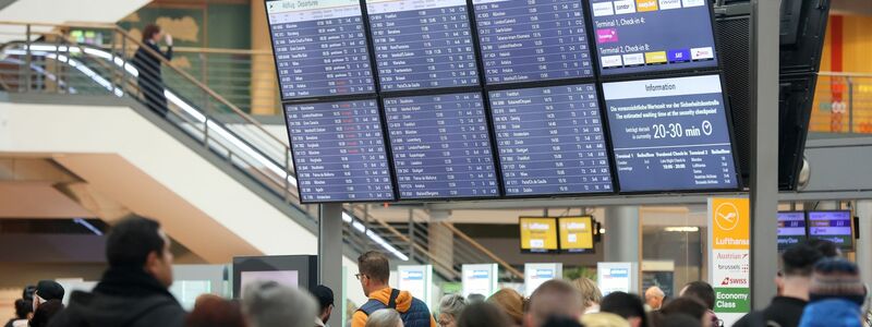 Am Hamburger Flughafen kehrt langsam wieder Normalität ein. - Foto: Bodo Marks/dpa