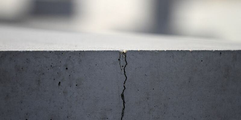 Riss am Holocaust-Mahnmal in Berlin (Archiv) - Foto: über dts Nachrichtenagentur