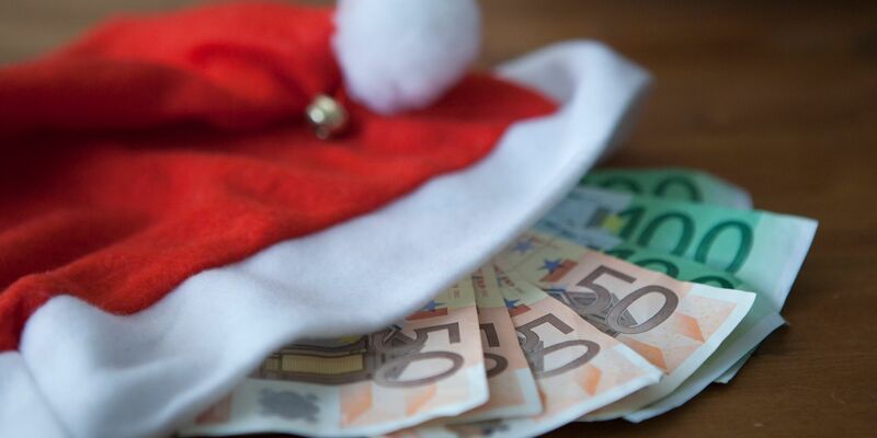 Weihnachtsgeld: Nicht jeder Beschäftigte hat Anspruch darauf. - Foto: Silvia Marks/dpa-tmn