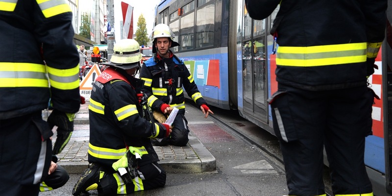 FW-M: Trambahn entgleist am Stachus (Ludwigsvorstadt) - Foto: presseportal.de